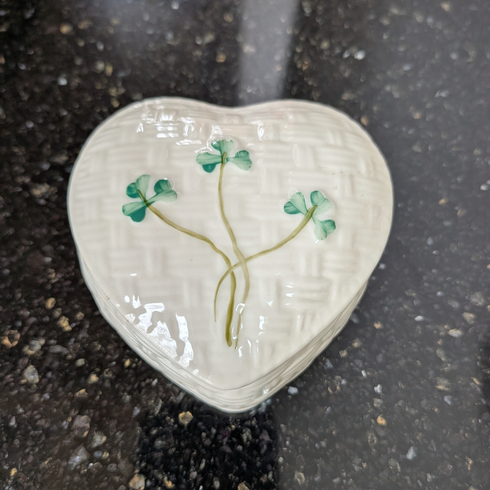 Heart-Shaped Ceramic Dish with Green Clover Design